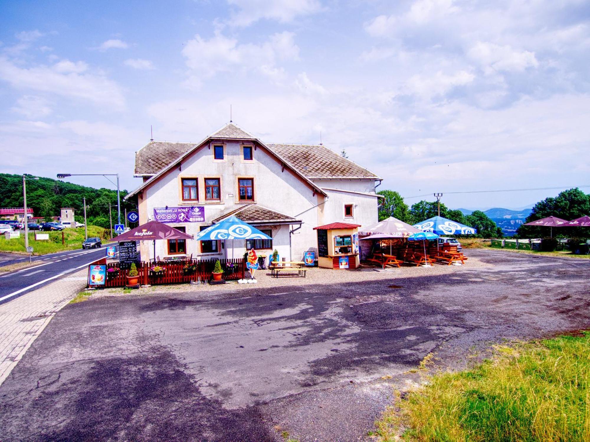 Motorest U Kone Kamenicky Senov Buitenkant foto